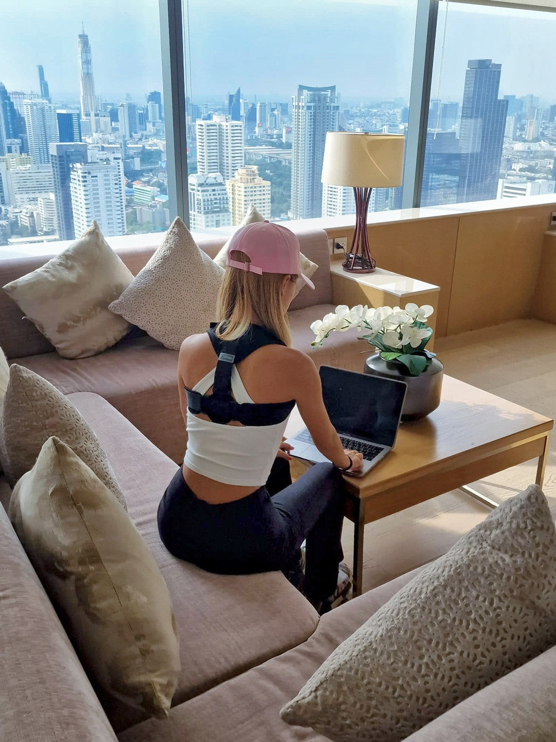 駝背矯正帶|專為低頭滑手機與久坐族設計 Posture Corrector For Men and Women